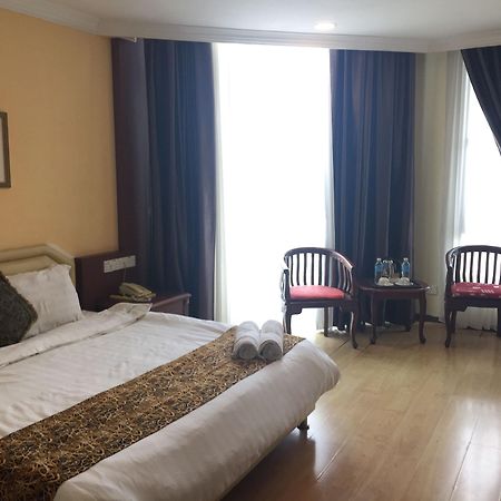 Regal Court Hotel 쿠칭 외부 사진