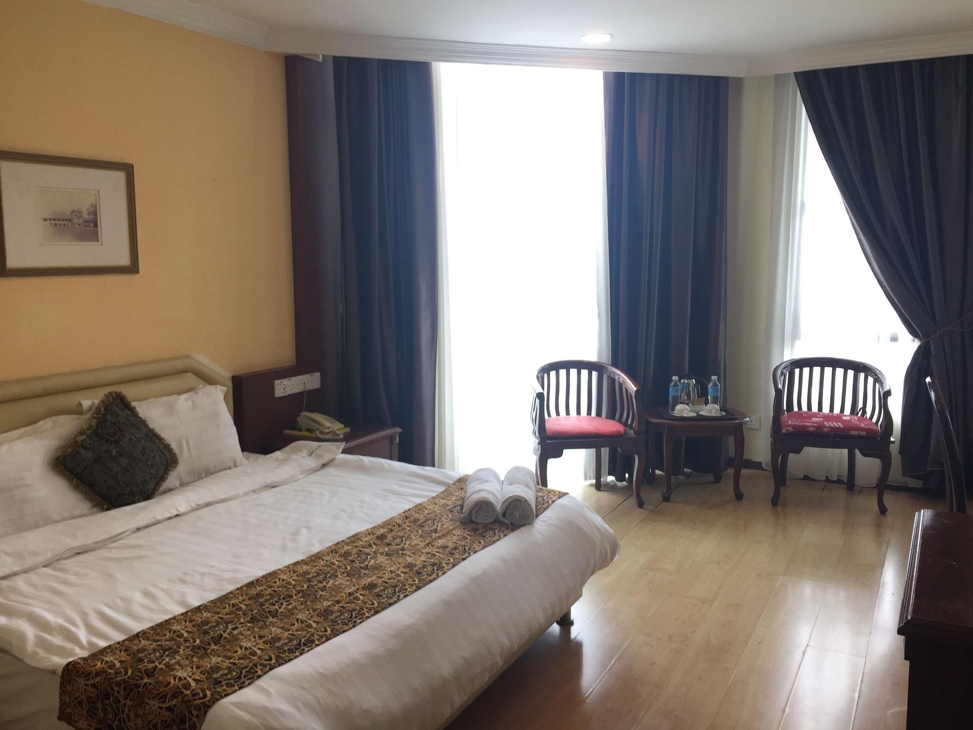 Regal Court Hotel 쿠칭 외부 사진