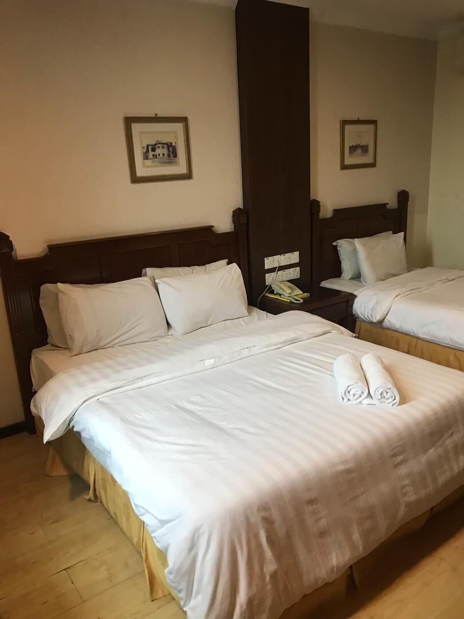 Regal Court Hotel 쿠칭 외부 사진