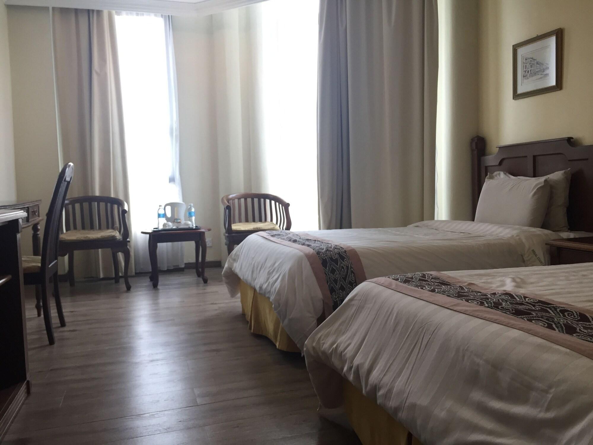 Regal Court Hotel 쿠칭 외부 사진