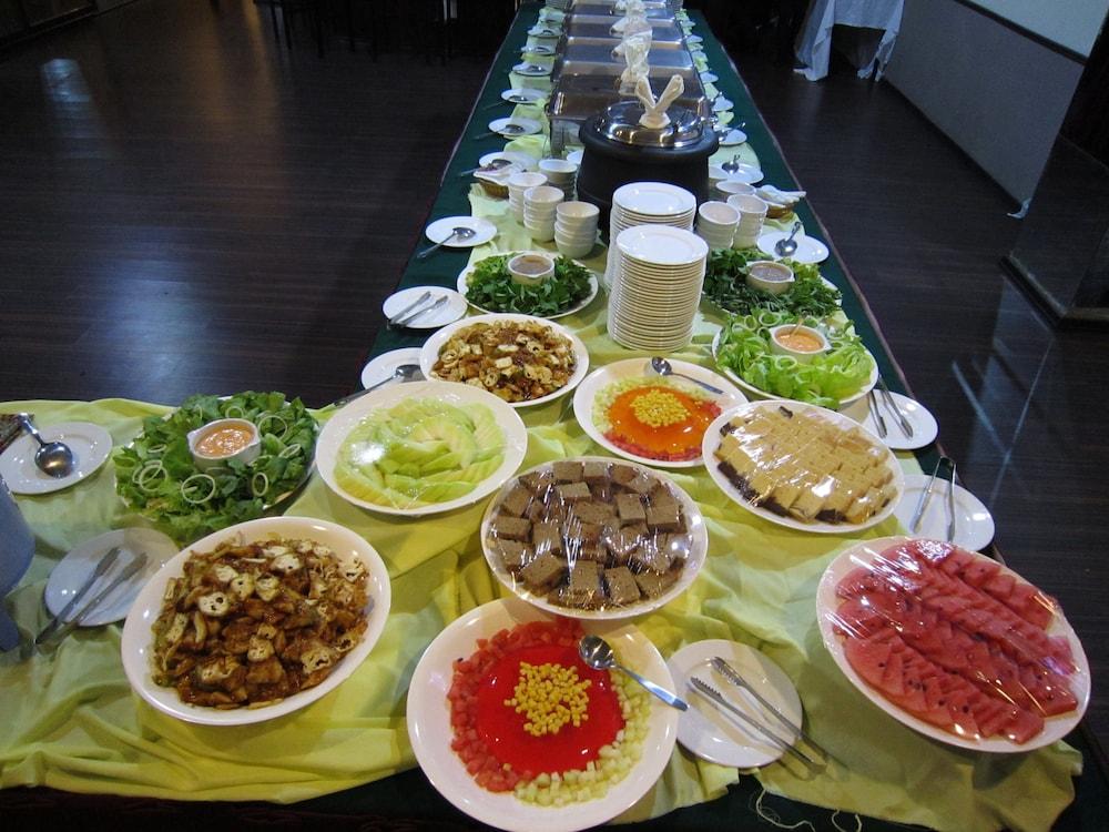 Regal Court Hotel 쿠칭 외부 사진