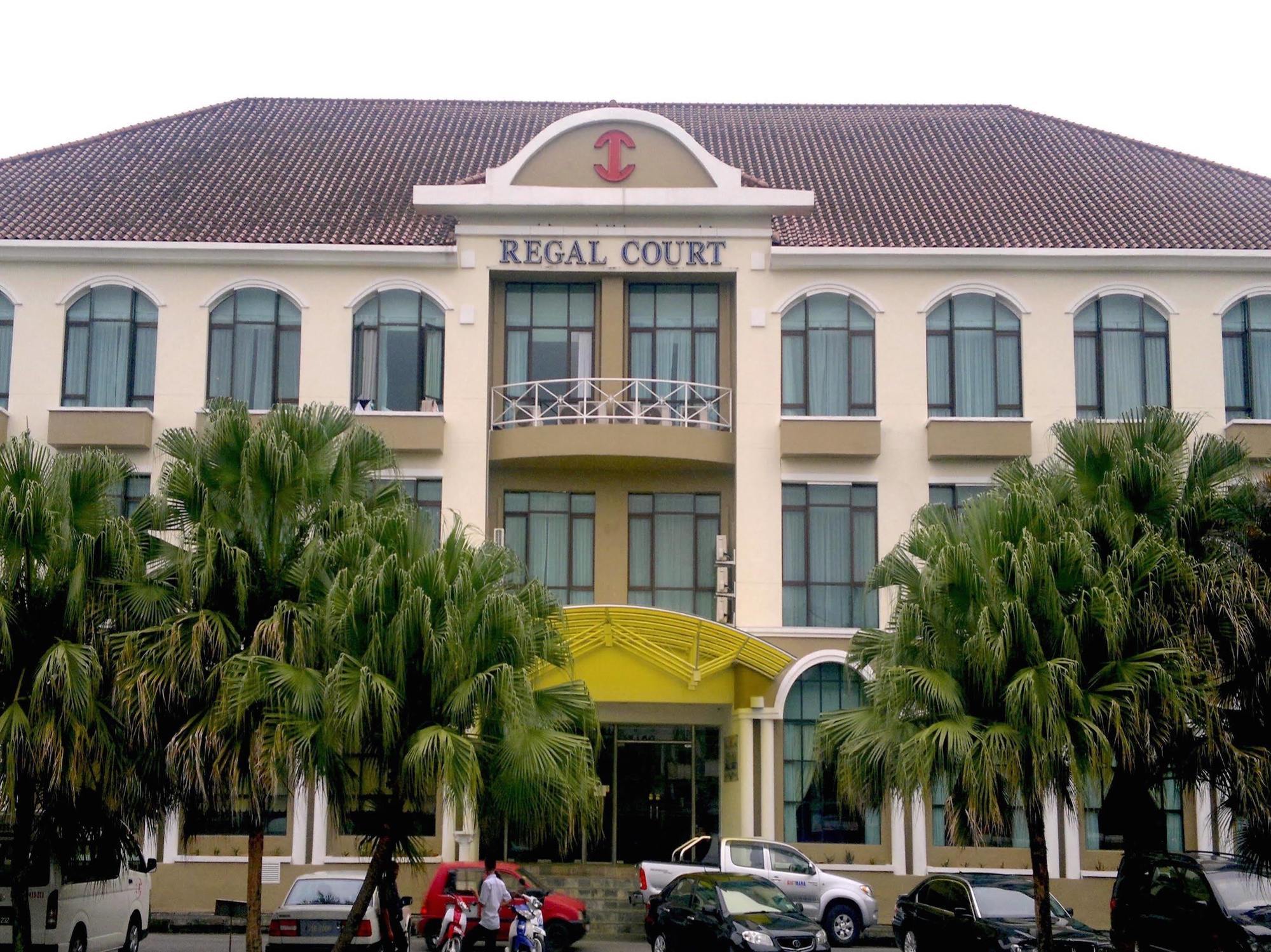Regal Court Hotel 쿠칭 외부 사진